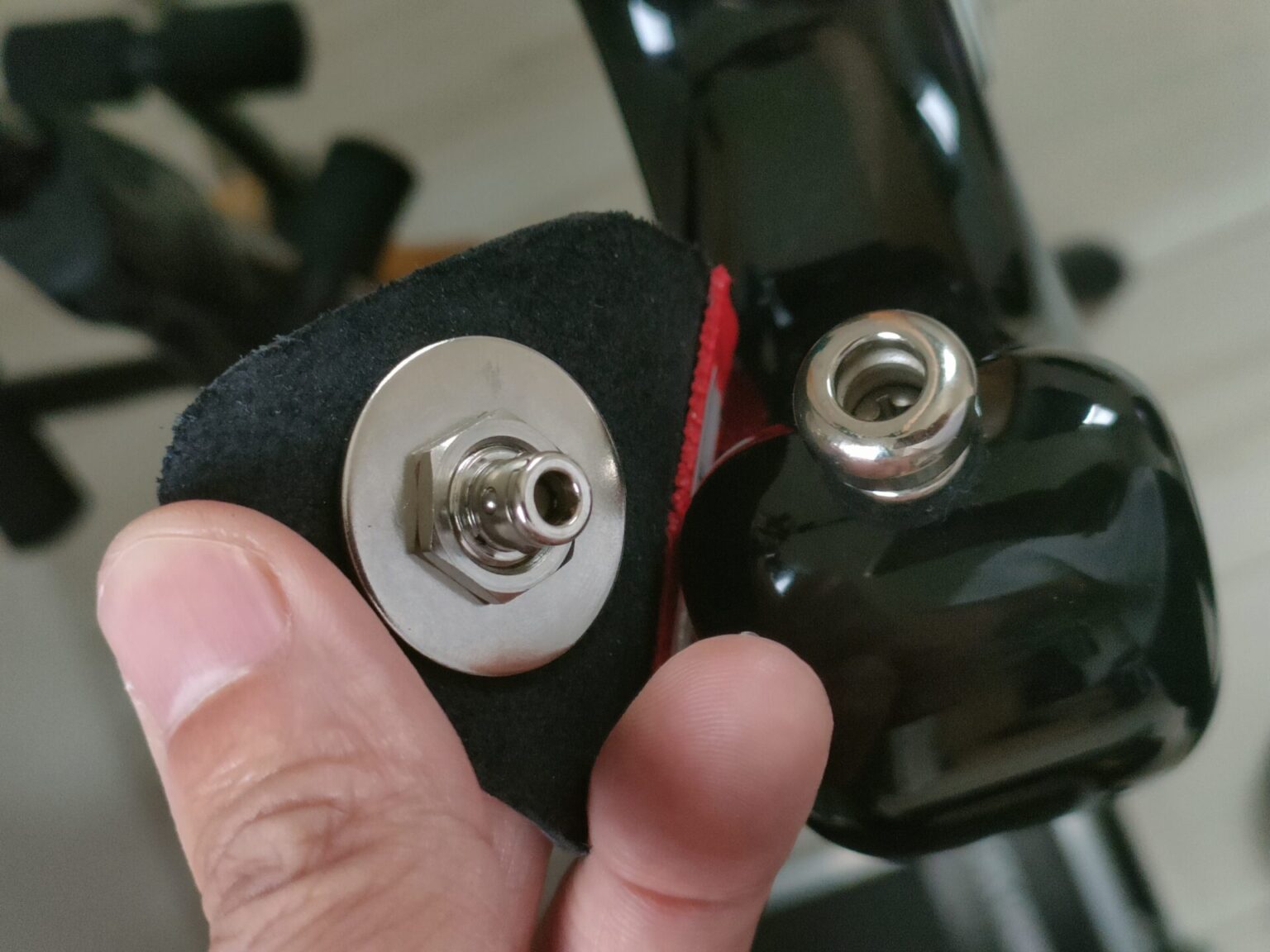 【ERNIE BALL ( アーニー・ボール )4600 Strap Lock】ストラップロックピンが超便利！エレキギター初心者にもおすすめのパーツを詳しくご紹介 AYG