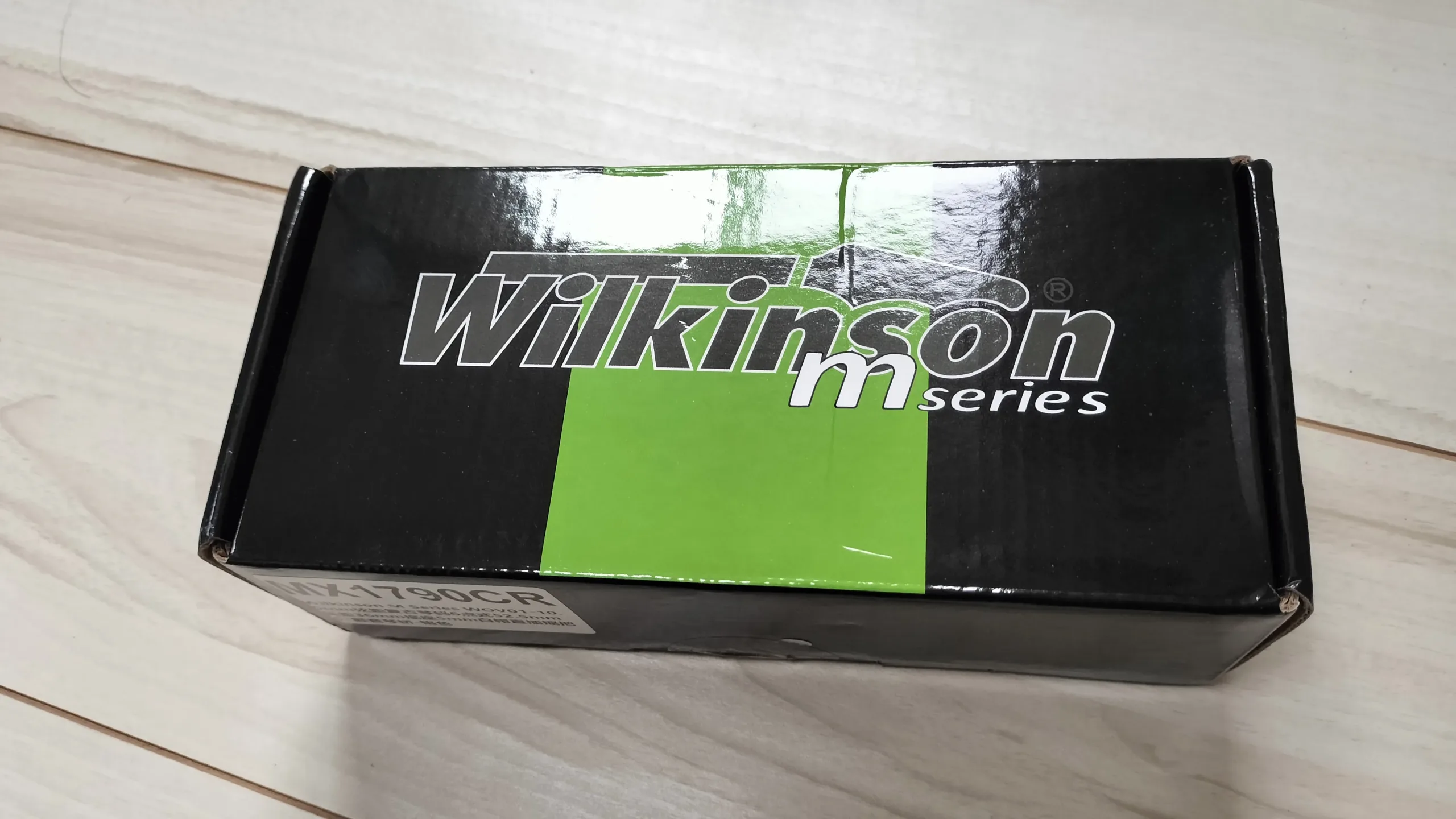 Wilkinson 10.5mm ビンテージスタイル フルブロックST ギタートレモロユニット ブリッジ スクワイア/メキシコフェンダーストラト用6本のネジ、クローム
