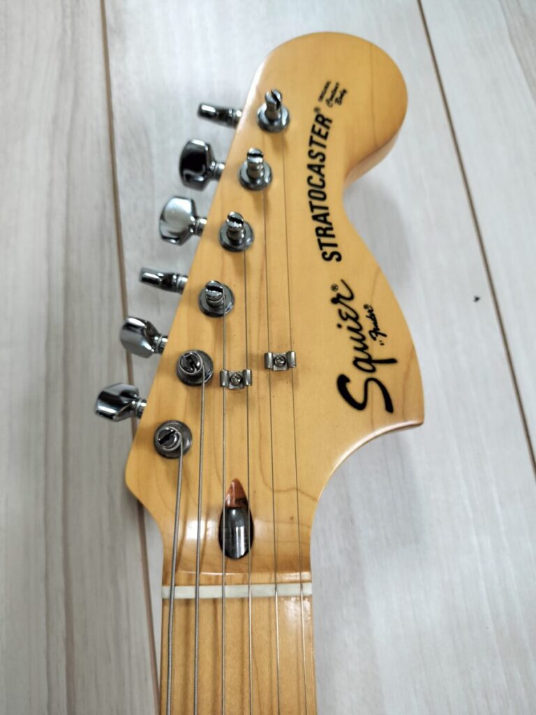 Squier by Fender CST-45のヘッド 表側