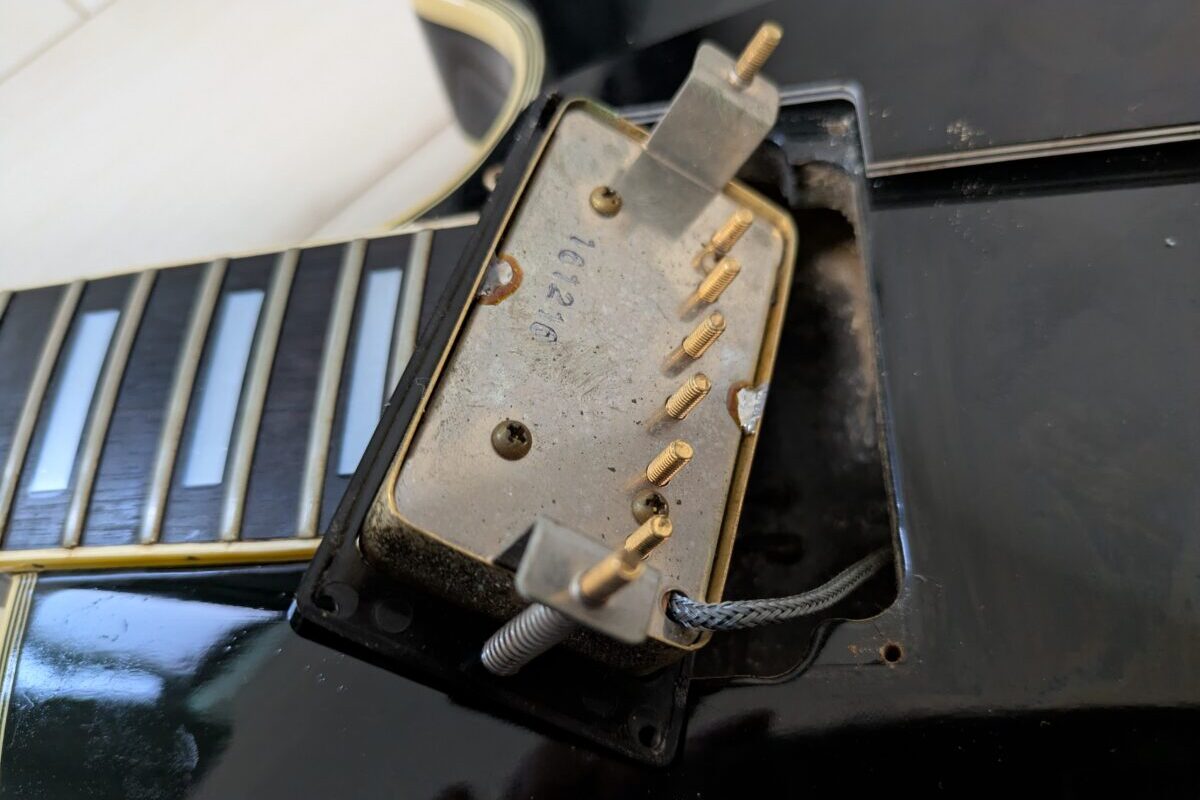 Greco EG480Bのフロントピックアップ