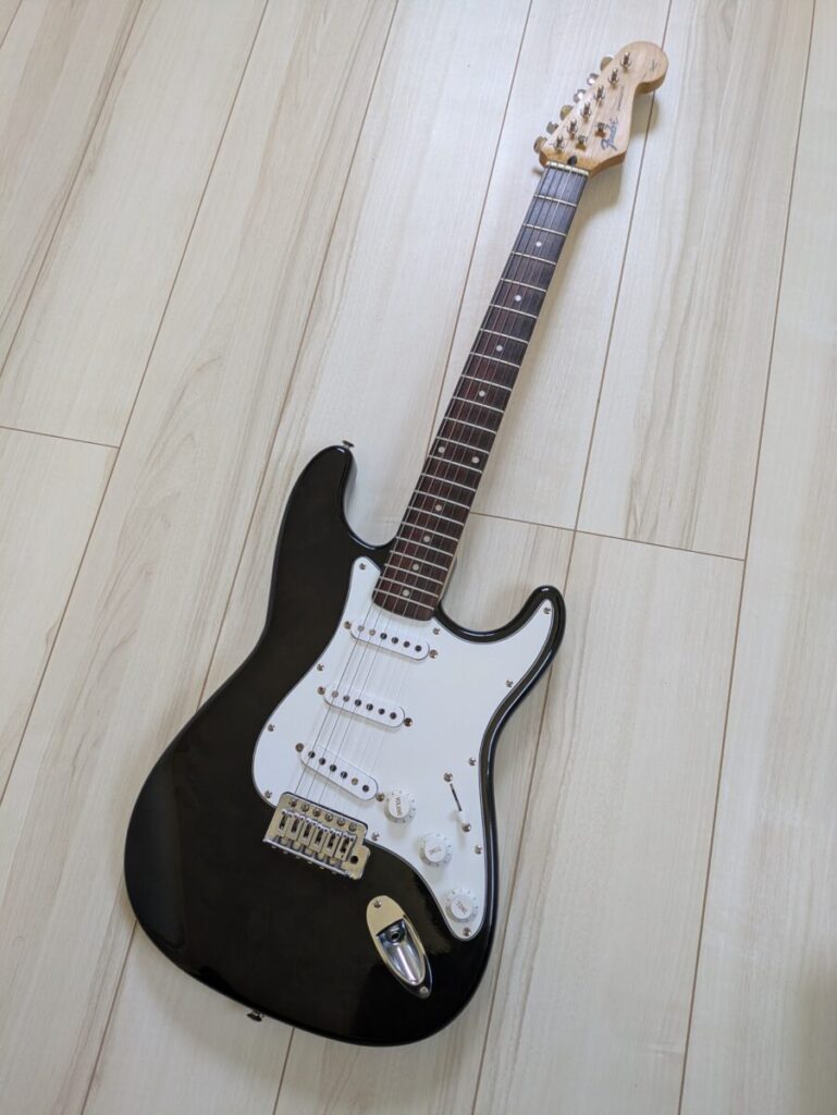 Fender Mexico Squierシリーズ　 エレキギター　ストラト Fender Mexico Squier Series Stratocasterをレビュー【Fenderなのに