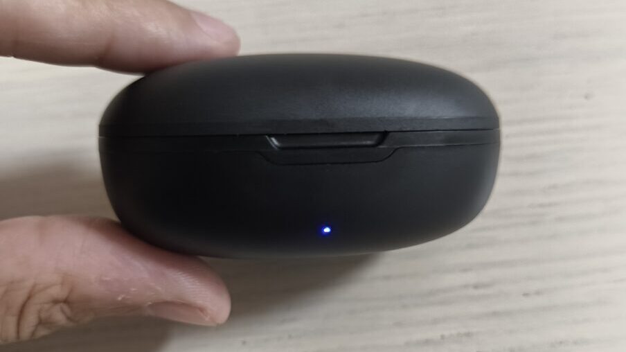 ダイソー イヤピタッ 完全ワイヤレスステレオイヤホン