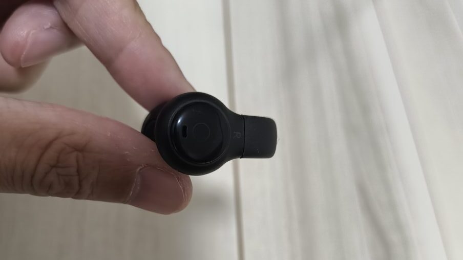 ダイソー イヤピタッ 完全ワイヤレスステレオイヤホン