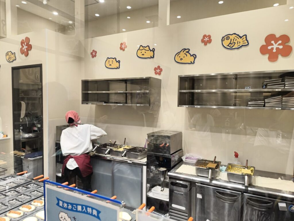 ちいかわ焼き店内